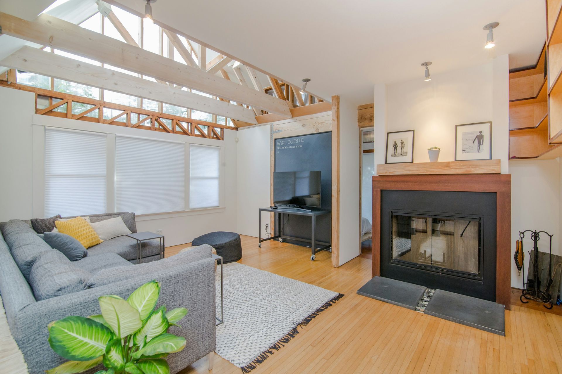 Smart Homes Made Easy: Modern Apartments with Smart Home Amenities in Buffalo, TX